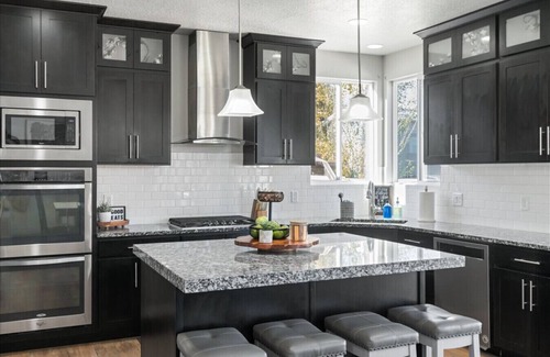 West Jordan Casa | Clean 7 Bedroom, Gym, Sauna, Hot Tub, Game Room
