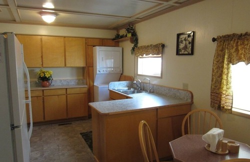 Sandpoint Apartamento | Limpio, espacioso y luminoso apartamento de un dormitorio en Hermosa Sandpoint, Idaho