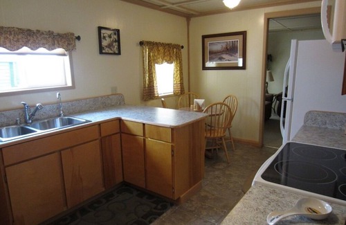 Sandpoint Apartamento | Limpio, espacioso y luminoso apartamento de un dormitorio en Hermosa Sandpoint, Idaho