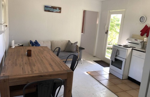 Macmasters Beach Casa | Clean and cheerful, family friendly, surrounded by nature - 60m from the beach