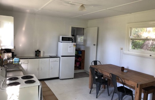 Macmasters Beach Casa | Clean and cheerful, family friendly, surrounded by nature - 60m from the beach