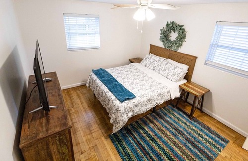 Brent Casa | Clean and Cozy, close to PCC