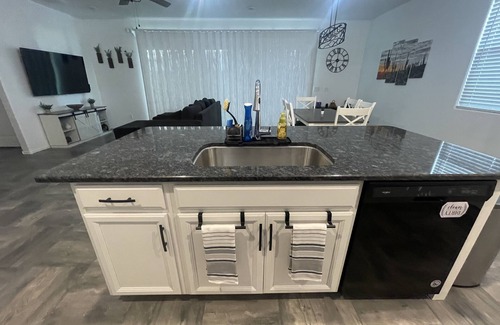 Surprise Casa | CLEAN and COZY Home Away From Home