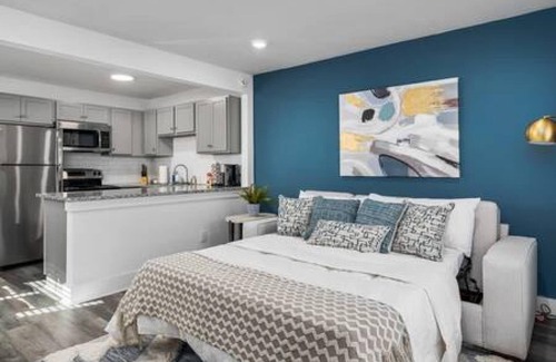 Forest Park Apartamento | Clean and Cozy - King Bed - Close to Everything