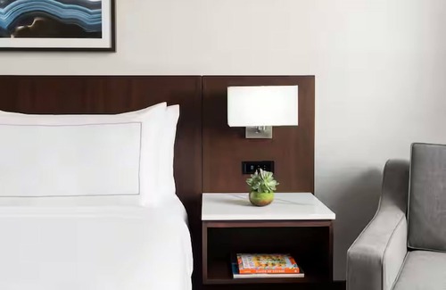 Downtown Tucson Hotel | Clean and Cozy Room Perfect for Relaxation w/ Pool & On-Site Dining Options