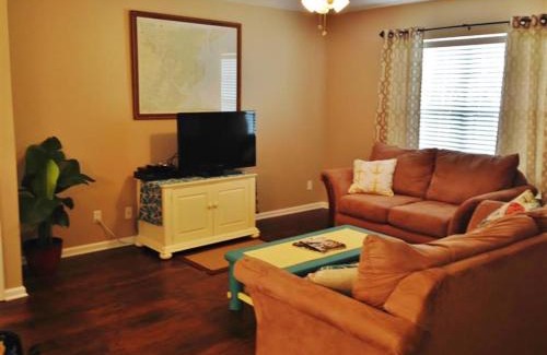 Whitemarsh Island Casa | Clean and Cozy Savannah House Near Tybee Beaches!