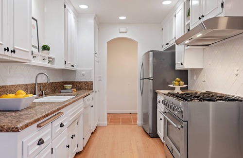 West Mesa Casa | Clean and fresh Mesa Home with Spa, Close to Beach!