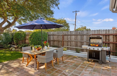 West Mesa Casa | Clean and fresh Mesa Home with Spa, Close to Beach!
