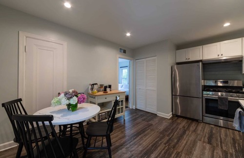 Lower Burns Park Apartamento | Clean & Quiet 4-BR near Downtown and UM Campus