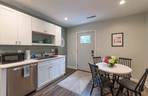Lower Burns Park Apartamento | Clean & Quiet 4-BR near Downtown and UM Campus