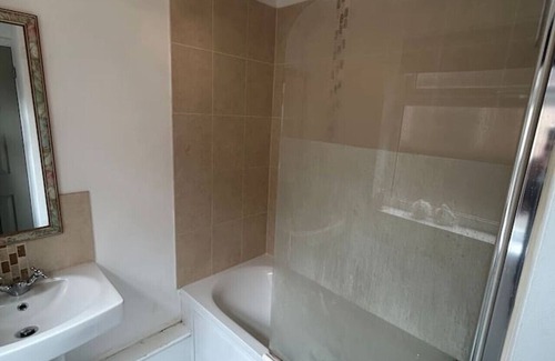 Stoke-on-Trent Casa | Clean Budget Accommodation