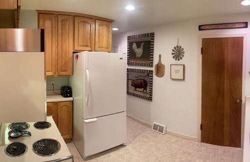 Billings Casa | Clean centrally located home. No work crews allowed