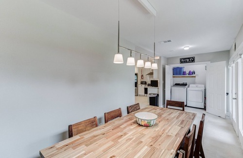 Central Arlington Casa | "Clean! CLEAN! !! Comfy! ! COMFORTABLE!!! ! BEST PLACE EVER!" FIVE STARS!!