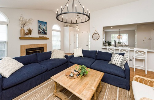 Mount Pleasant Casa | Clean Coastal Cottage 5min to beach & 15min to Charleston
