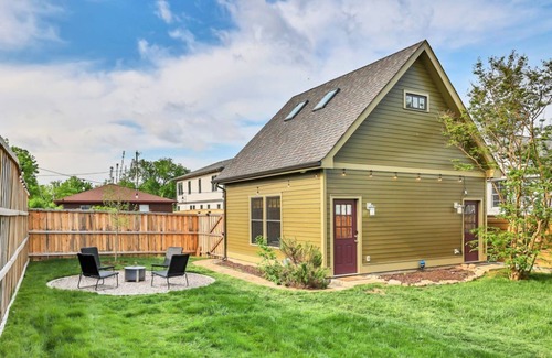 Lockeland Springs Cabaña | Clean, comfortable and modern cottage in trendy and historic Lockeland Springs