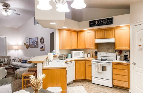 Meridian Casa | Clean, Comfy and Family Friendly Home (away from home)