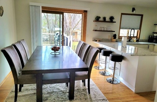 Eagan Casa | Clean, Comfy, digs close to all the attractions