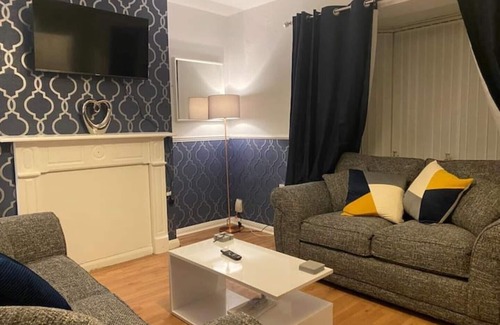 Newark upon Trent Casa | Clean cosy 3 Bedroom house, Free parking & WIFI