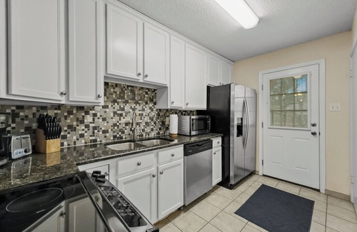 Euless Casa | Clean & Cozy 2BD/2BA Plus Office - Great Location!