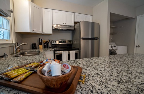 Southwest Raleigh Casa | Clean & Cozy 2Bdm/1.5B Townhouse, Great Location!