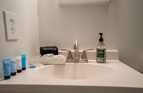 Southwest Raleigh Casa | Clean & Cozy 2Bdm/1.5B Townhouse, Great Location!