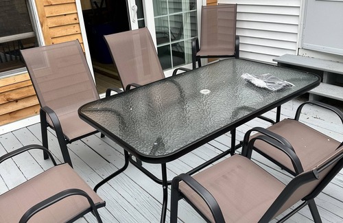 Old Orchard Beach Cabaña | Clean cozy cottage 1 mile from beach.