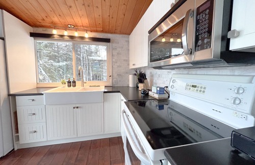 Saskatchewan Cabina | Clean, Cozy & Comfortable Lakefront Retreat