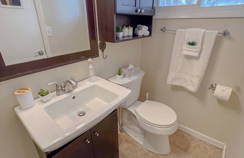 Saskatchewan Cabina | Clean, Cozy & Comfortable Lakefront Retreat