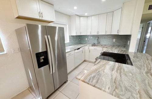 Fox Chase Condominio | Clean, Cozy & Costal, 10 Min to Beach, Pool, Sauna