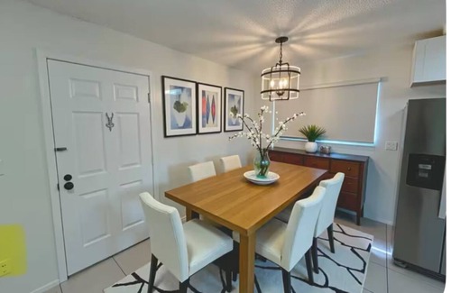 Fox Chase Condominio | Clean, Cozy & Costal, 10 Min to Beach, Pool, Sauna