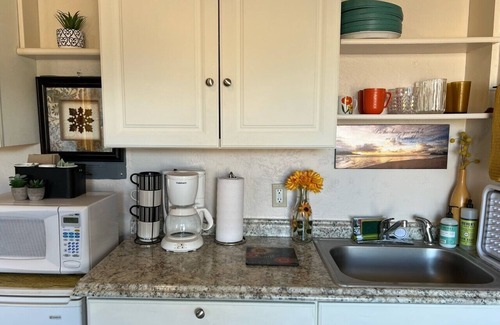 Boulder Casa | Clean, cozy studio nestled in the Grand -Staircase, near the Parks