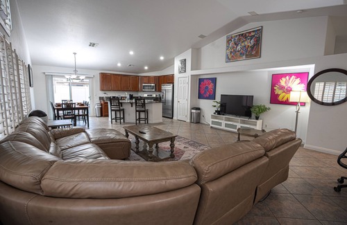 North Las Vegas Casa | ★ Clean & Cozy Ultra-Spacious ★ 4Bed 2Bath in North Las Vegas!
