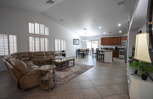 North Las Vegas Casa | ★ Clean & Cozy Ultra-Spacious ★ 4Bed 2Bath in North Las Vegas!