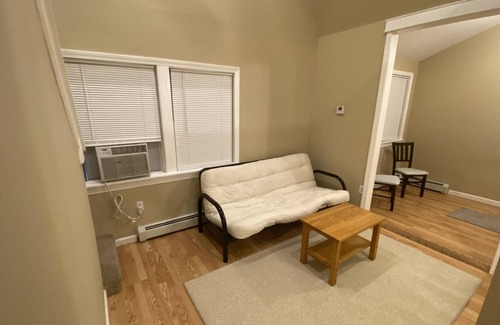 Westerly Apartamento | Clean Loft Near Beaches