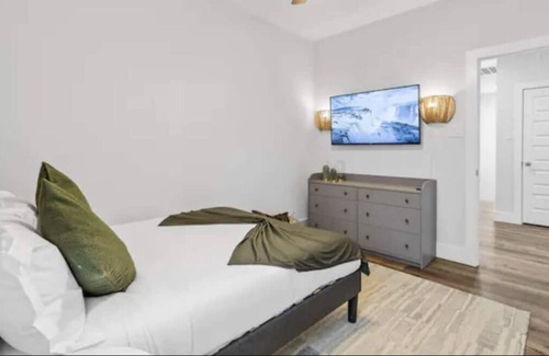 Hicksville Apartamento | Clean Luxury room w patio