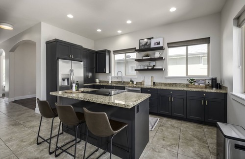 Cedar Hills Casa | Clean, modern, golf course home w/ incredible mtn views, close to hike/golf/ski.