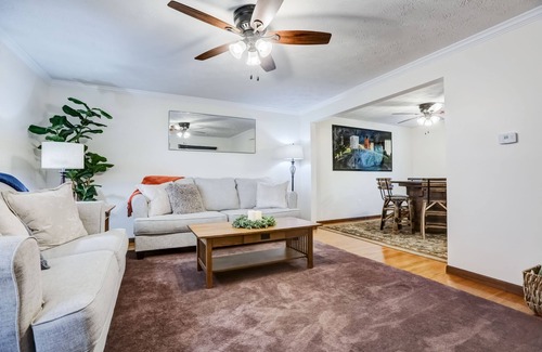 Brockport Casa | Clean, modern, updated 3 bedroom whole house in Brockport NY near the Erie Canal