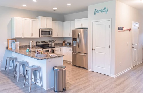 Hampstead Casa | Clean New Townhome: Comfort and Convenience Await!