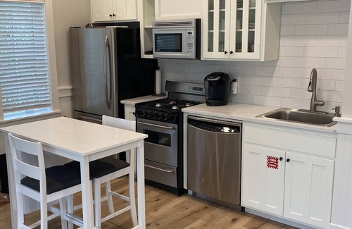 Watercolor Cabaña | Clean & Newly Renovated Carriage House. 1 blk to Camp Watercolor. Perfect for 2!