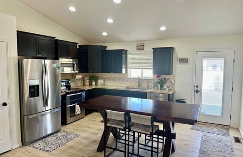 Kimberly Casa | Clean & next to park! 4-bedroom house with AC, WiFi & fenced yard in Kimberly