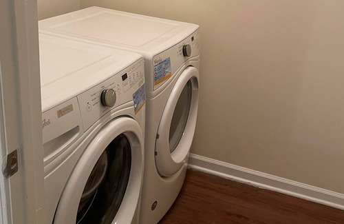 East Raleigh Apartamento | CLEAN NICE AND COZY GETAWAY!!