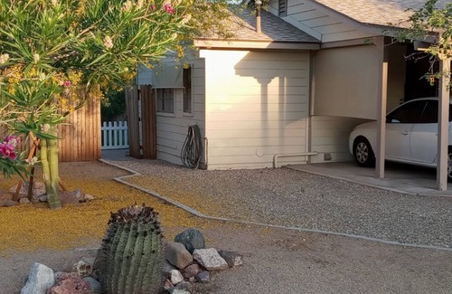 Camelback East Casa | Clean, Private Guestroom and Bath - Near Biltmore