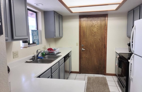 Lake Havasu City Casa | Clean quaint home in quiet neighboorhood