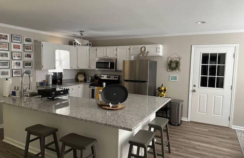 Savannah Casa | Clean, Quiet, & Cozy, Bungalow Getaway