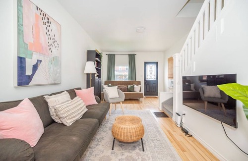 Pembroke Casa | Clean, renovated, modern 2 bedroom house in Pembroke