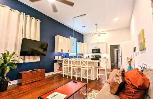 South 7th Ward Casa | Clean Spacious 2BR Near Frenchmen, French Quarter Pet-Friendly!