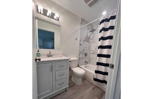 Northridge Casa | Clean Spacious Los Angeles 1-bedroom Guest House