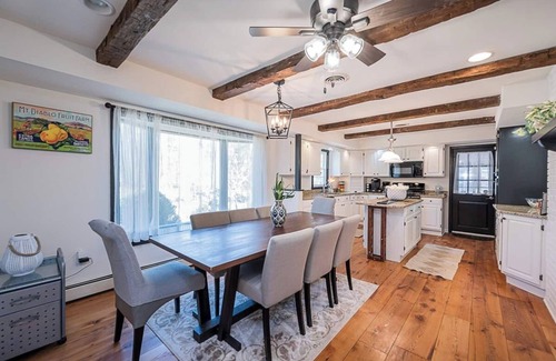 Reisterstown Otro | Clean & Spacious Modern Farmhouse