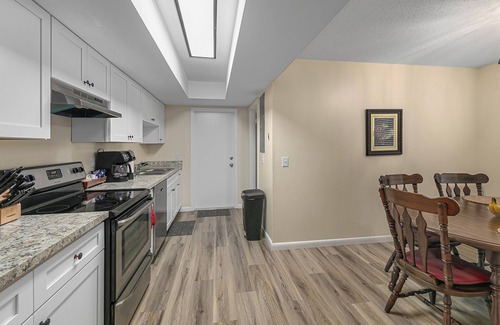 Melbourne Casa | Newly Renovated, Spacious & Near Everything and Space Launches!! Unit 2