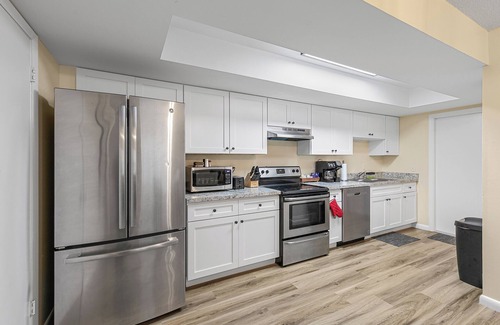 Melbourne Casa | Newly Renovated, Spacious & Near Everything and Space Launches!! Unit 2